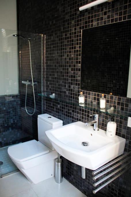 גרנדה Cosy Apartment / Literally At The Foot Of Alhambra מראה חיצוני תמונה